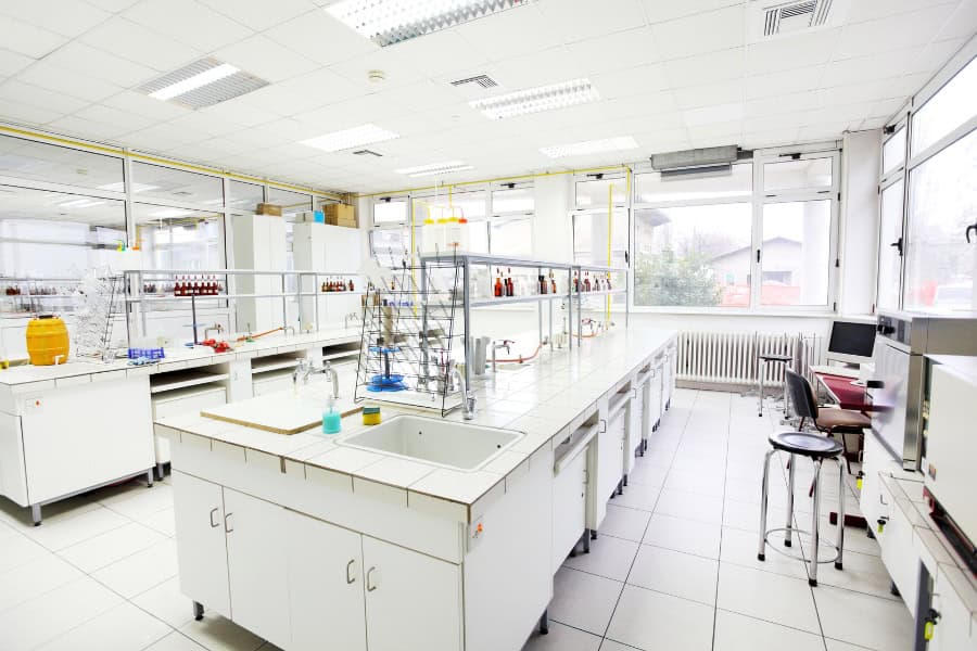 Laboratoare si spatii controlate